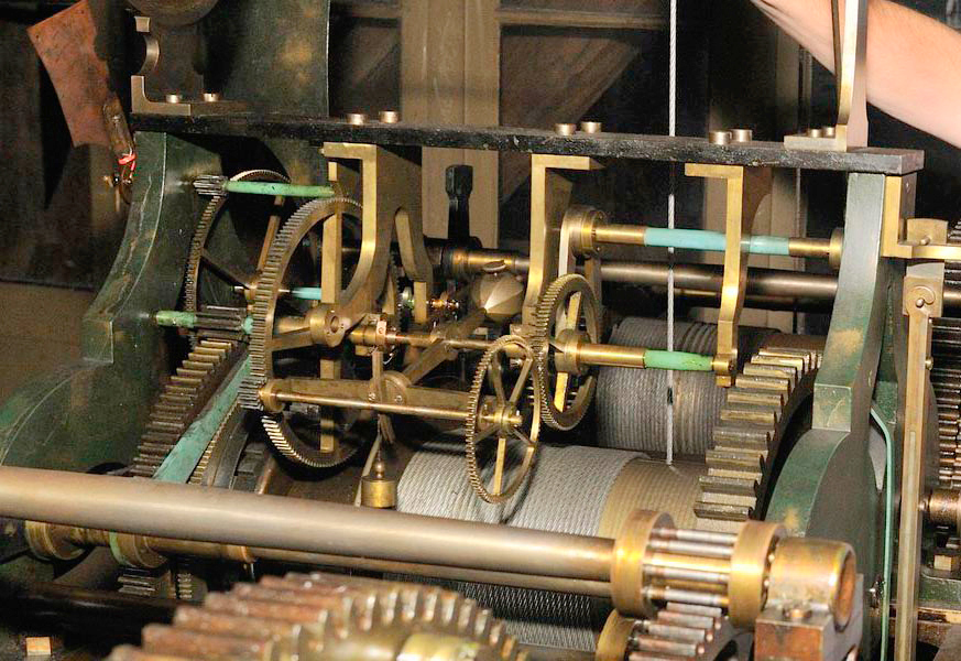 Turmuhrwerk Paris, Notre Dame Hemmung