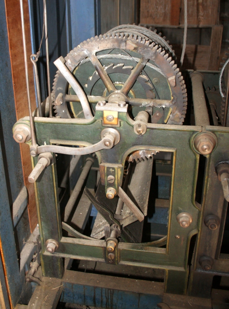 Turmuhrwerk Ried im Innkreis, Stadtpfarrkirche Alarmwerk