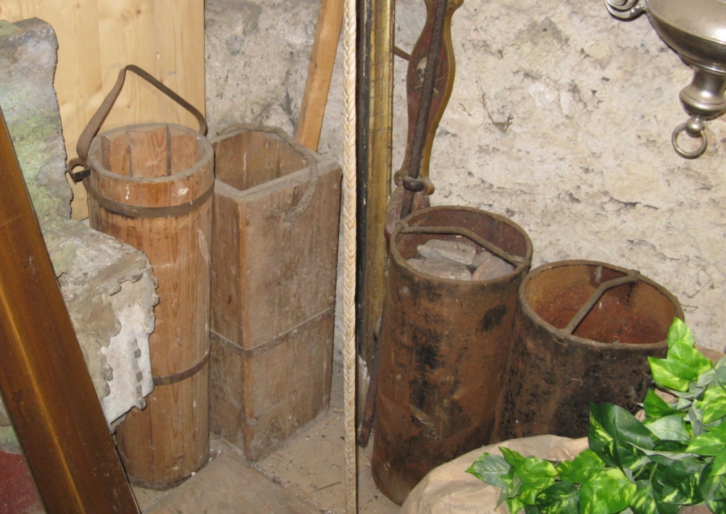 Turmuhrwerk Steinach am Brenner, Mauern Gewichtskübel