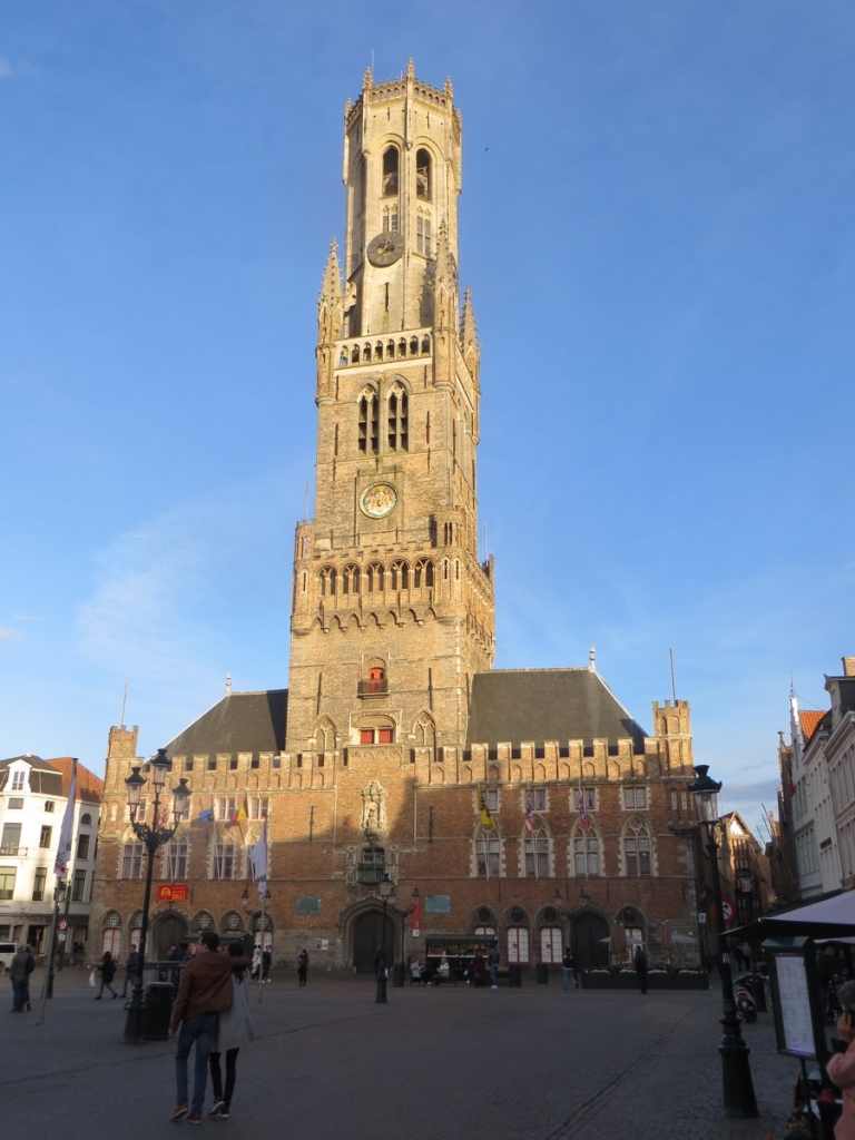 Astronomische Uhr Brügge, Belfried Außenansicht